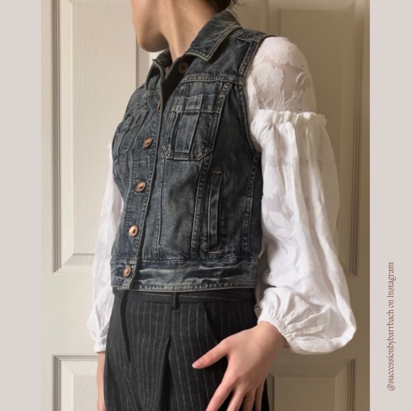 Denim Jean Vest with Chest and Side Pockets by Express, Women’s size S - Picture 4 of 6